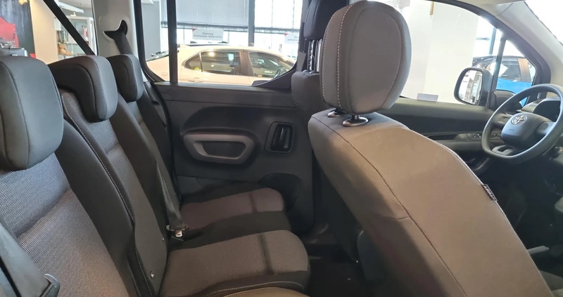 Toyota Proace City Verso cena 117100 przebieg: 5, rok produkcji 2023 z Warszawa małe 92